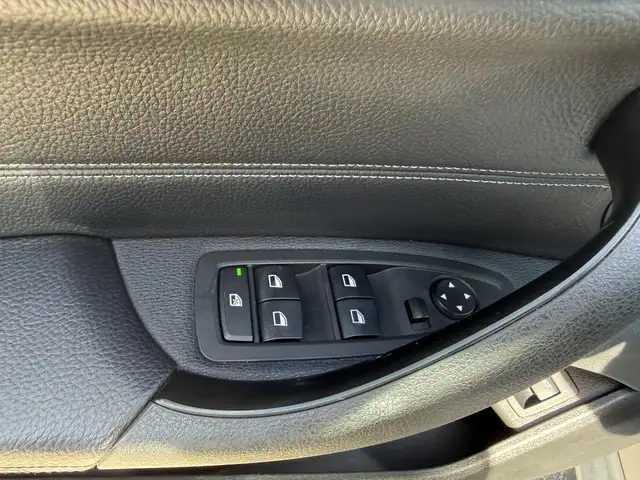 2022 BMW X2 xDrive28i AWD / SPORTY LUXURY / TURBO - Photo 25