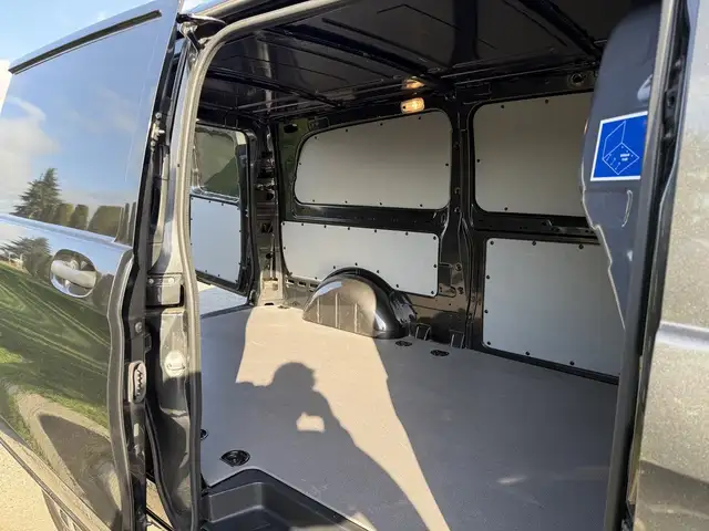 2020 Mercedes-Benz Metris Cargo Van - Photo 12