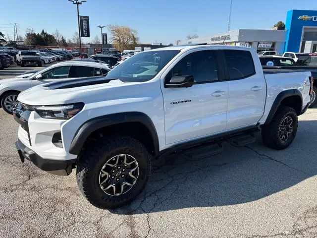 2024 Chevrolet Colorado 4WD ZR2 - Photo 3