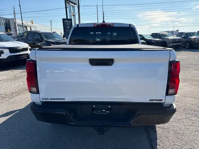 2024 Chevrolet Colorado 4WD ZR2 - Photo 8