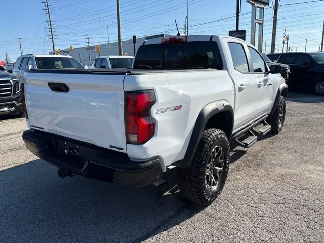 2024 Chevrolet Colorado 4WD ZR2 - Photo 9