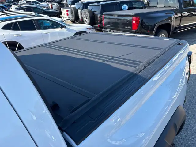 2024 Chevrolet Colorado 4WD ZR2 - Photo 15