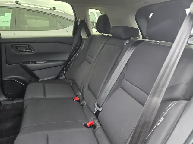 2025 Nissan Rogue - Photo 7