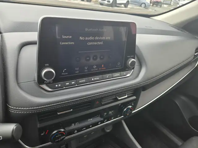 2025 Nissan Rogue - Photo 9