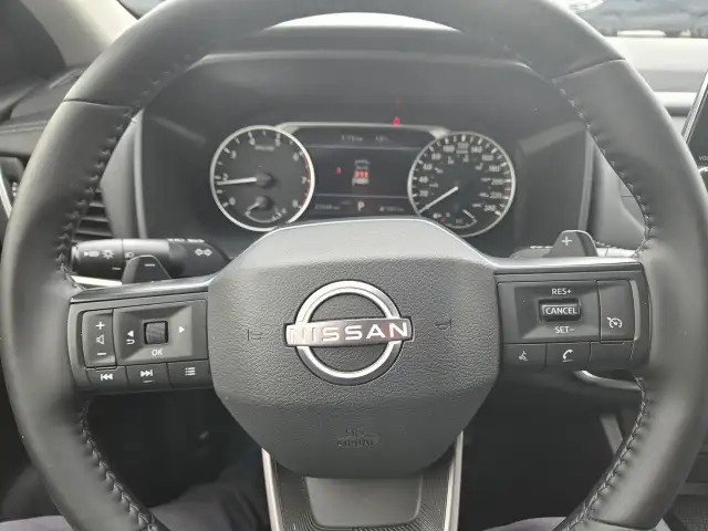 2025 Nissan Rogue - Photo 12