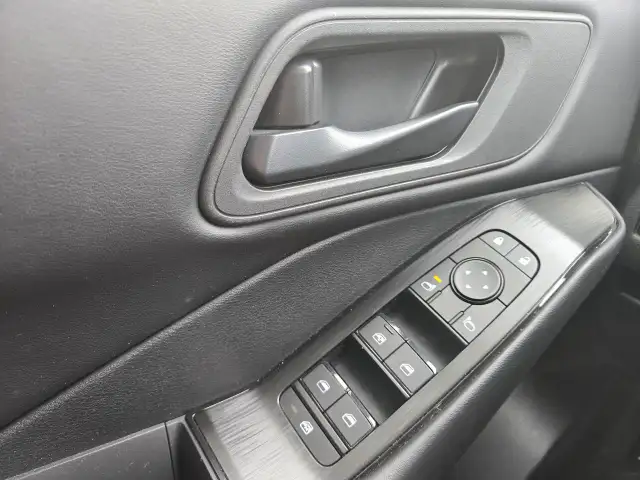2025 Nissan Rogue - Photo 16