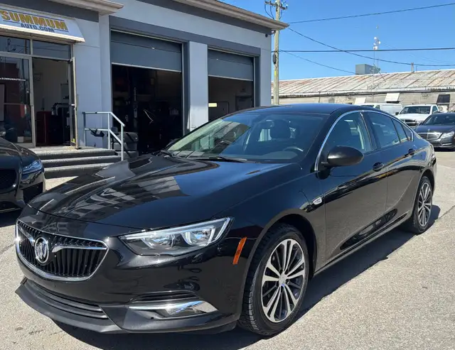 Buick Regal Sportback Preferred Preferred 2018