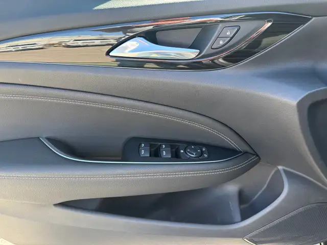 Buick Regal Sportback Preferred Preferred 2018 - Photo 12