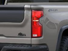 2026 Chevrolet Silverado 2500HD ZR2 - Photo 11