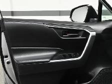 2024 Toyota RAV4 LE No Accident Radar Cruise Lane Assist Blind S - Photo 11
