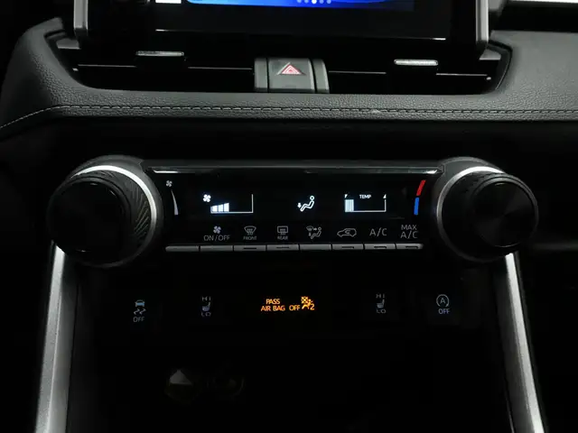 2024 Toyota RAV4 LE No Accident Radar Cruise Lane Assist Blind S - Photo 19