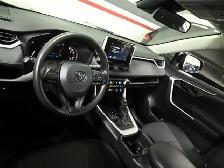 2024 Toyota RAV4 LE No Accident Radar Cruise Lane Assist Blind S - Photo 10