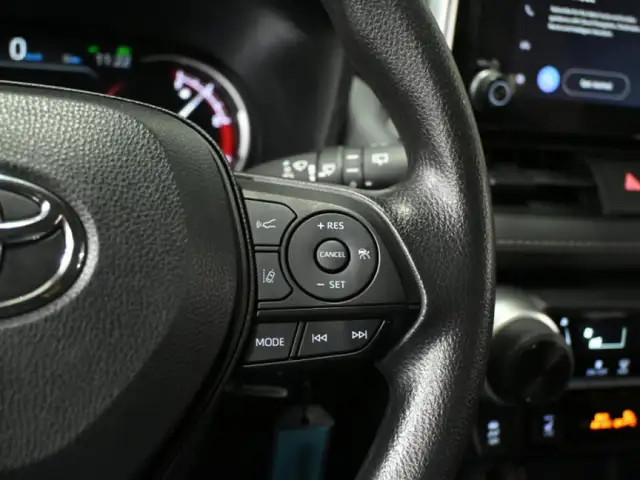 2024 Toyota RAV4 LE No Accident Radar Cruise Lane Assist Blind S - Photo 16