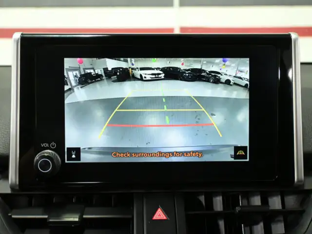 2024 Toyota RAV4 LE No Accident Radar Cruise Lane Assist Blind S - Photo 18