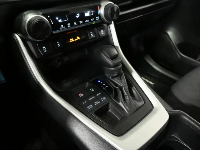 2024 Toyota RAV4 LE No Accident Radar Cruise Lane Assist Blind S - Photo 20