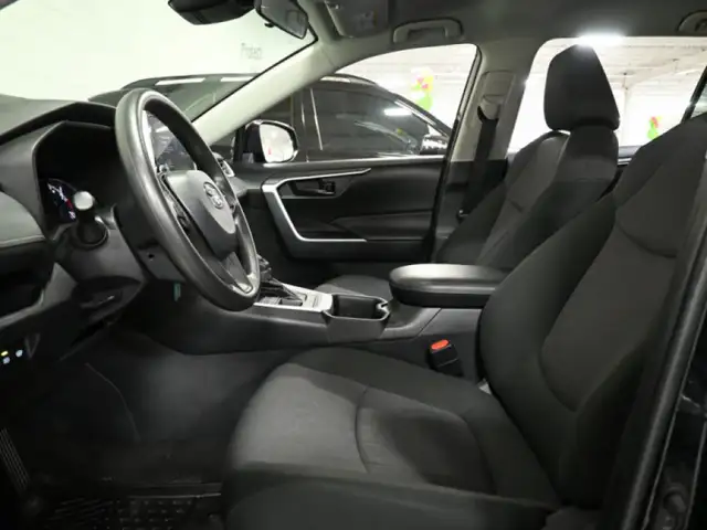 2024 Toyota RAV4 LE No Accident Radar Cruise Lane Assist Blind S - Photo 21