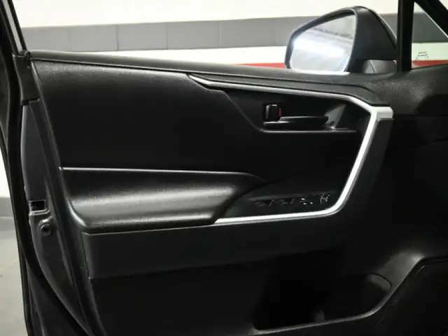 2024 Toyota RAV4 LE No Accident Radar Cruise Lane Assist Blind S - Photo 11