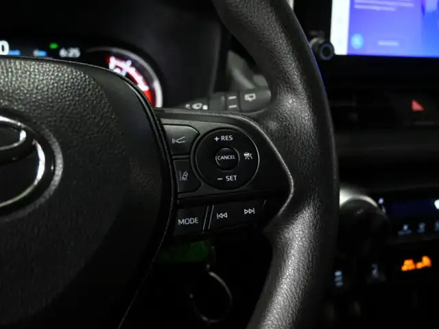 2024 Toyota RAV4 LE No Accident Radar Cruise Lane Assist Blind S - Photo 16