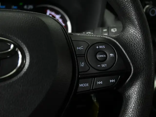 2024 Toyota RAV4 LE No Accident Radar Cruise Blindspot Lane Assi - Photo 16