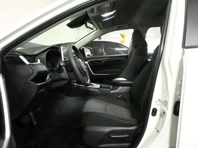 2024 Toyota RAV4 LE No Accident Radar Cruise Blindspot Lane Assi - Photo 21
