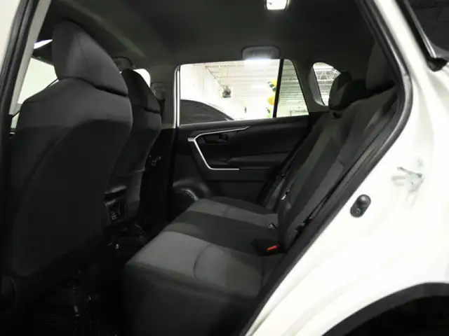 2024 Toyota RAV4 LE No Accident Radar Cruise Blindspot Lane Assi - Photo 22