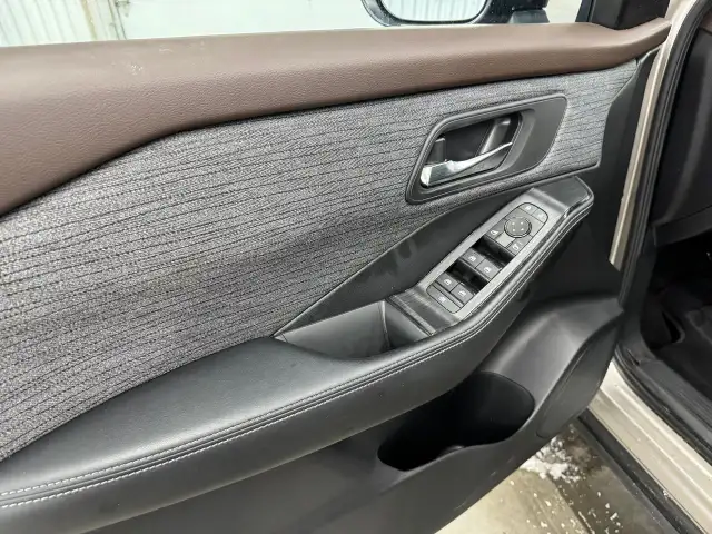 Nissan Rogue Sv Awd Mags Toit 2023 a vendre - Photo 21