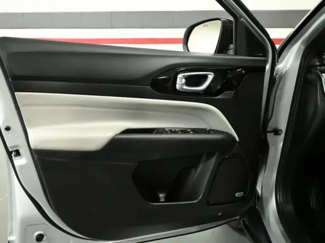 2024 Jeep Compass Limited No Accident Alpine Panoramic Roof Remo - Photo 11