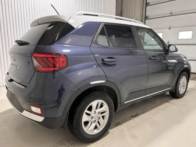 Hyundai Venue Preferred IVT avec couleur deux tons 2023 à vendre - Photo 7