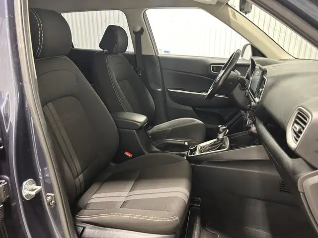 Hyundai Venue Preferred IVT avec couleur deux tons 2023 à vendre - Photo 19