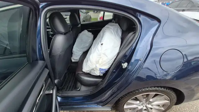 2019 Mazda MAZDA3 GT, 2 SETS OF TIRES, WELL MAINTAINED, CERTIFIE - Photo 10