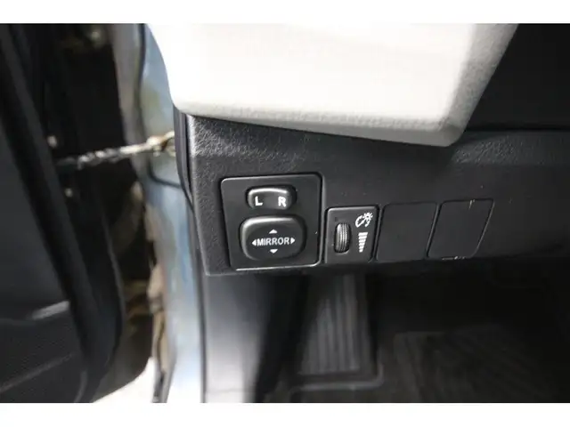 2015 Toyota Corolla LE - Photo 14