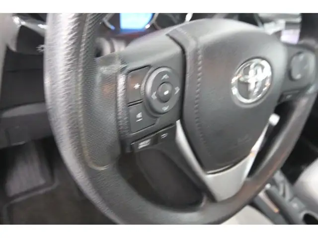 2015 Toyota Corolla LE - Photo 18