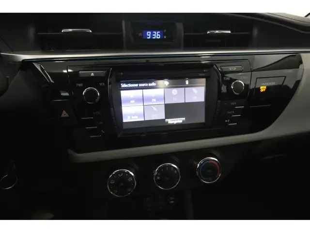 2015 Toyota Corolla LE - Photo 21