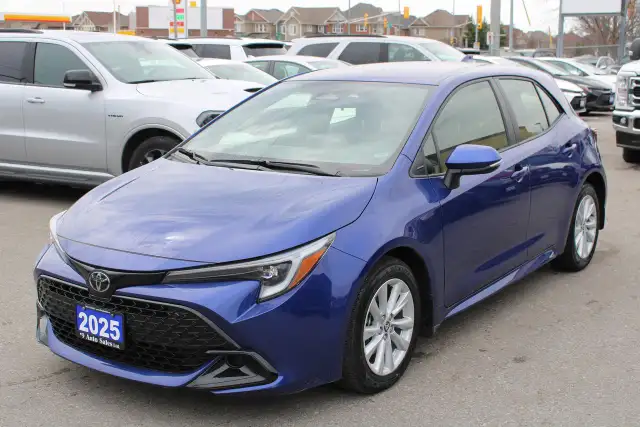 2025 Toyota Corolla SE - Photo 3