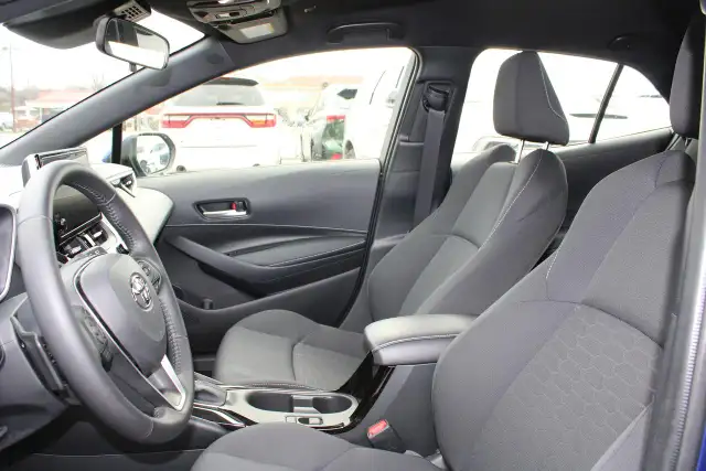 2025 Toyota Corolla SE - Photo 9