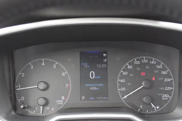 2025 Toyota Corolla SE - Photo 13