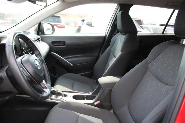 2024 Toyota Corolla Cross LE AWD - Photo 9