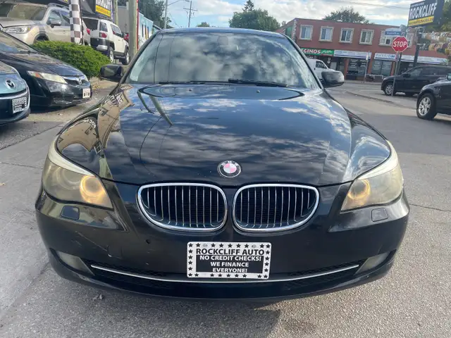 2010 BMW 528 i xDrive - Photo 2