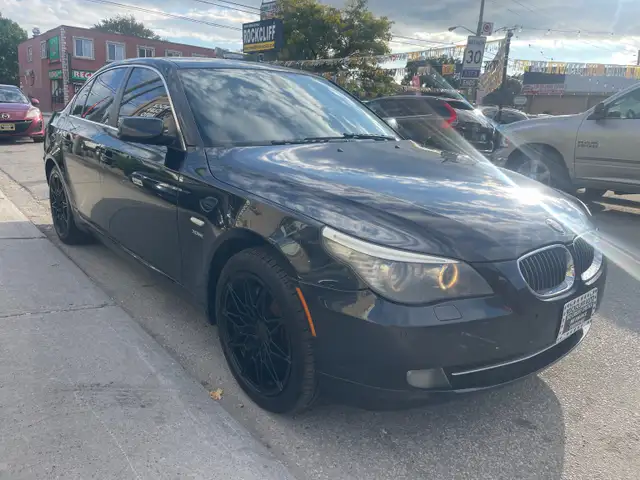 2010 BMW 528 i xDrive - Photo 3