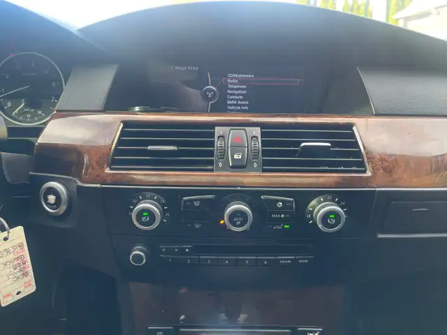 2010 BMW 528 i xDrive - Photo 16