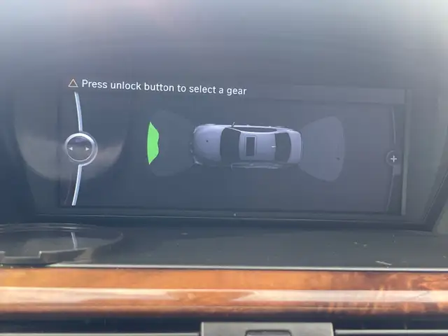 2010 BMW 528 i xDrive - Photo 17