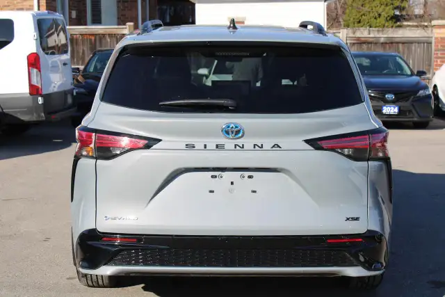2025 Toyota Sienna XSE - Photo 5