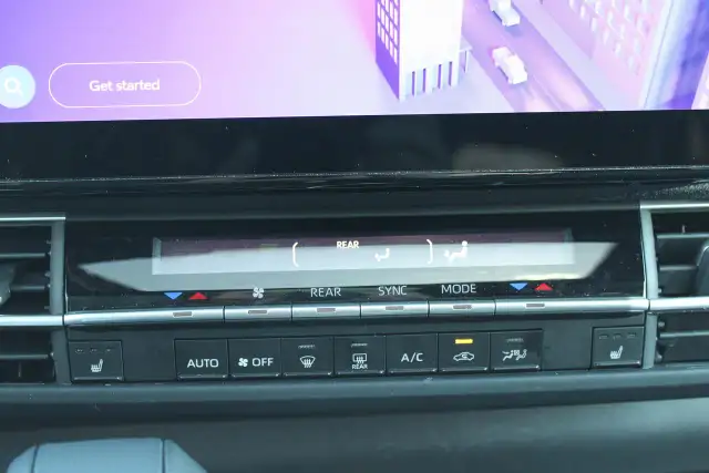 2025 Toyota Sienna XSE - Photo 18