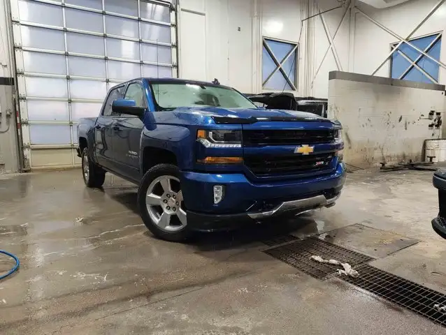 2018 Chevrolet Silverado 1500 2LT True North 5.3L Z71 - Photo 2