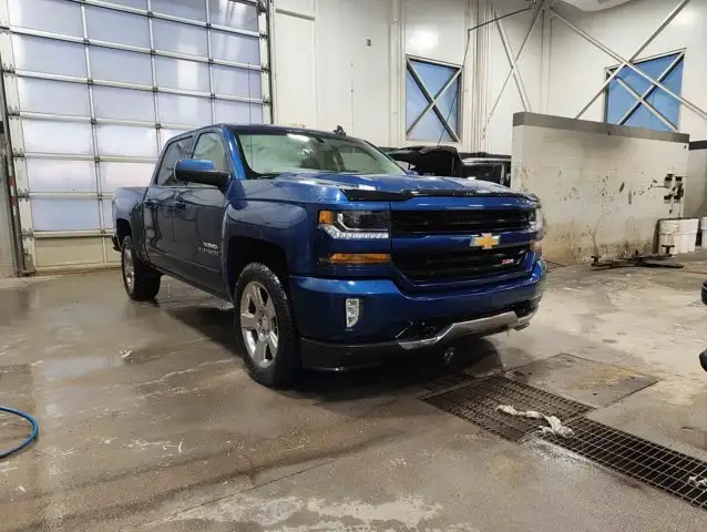 2018 Chevrolet Silverado 1500 2LT True North 5.3L Z71 - Photo 3