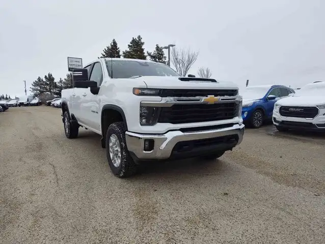 2025 Chevrolet Silverado 3500HD LT - Photo 3