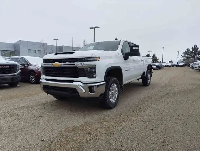 2025 Chevrolet Silverado 3500HD LT - Photo 4