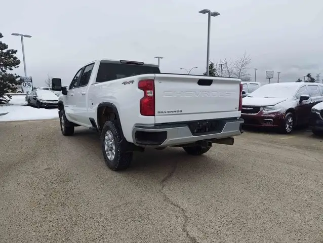 2025 Chevrolet Silverado 3500HD LT - Photo 5
