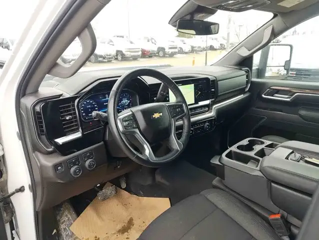 2025 Chevrolet Silverado 3500HD LT - Photo 7