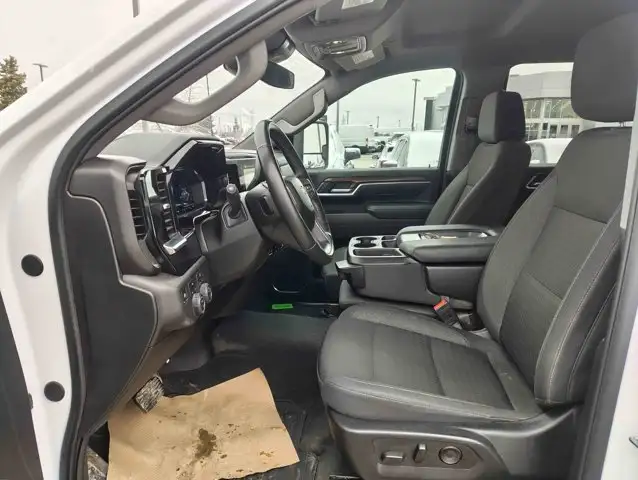 2025 Chevrolet Silverado 3500HD LT - Photo 8